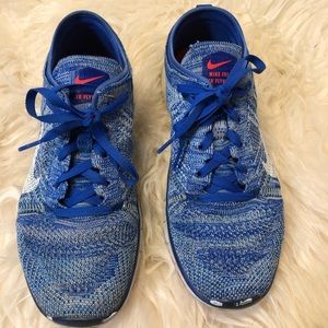 Nike Fly knit running shoes!  W8